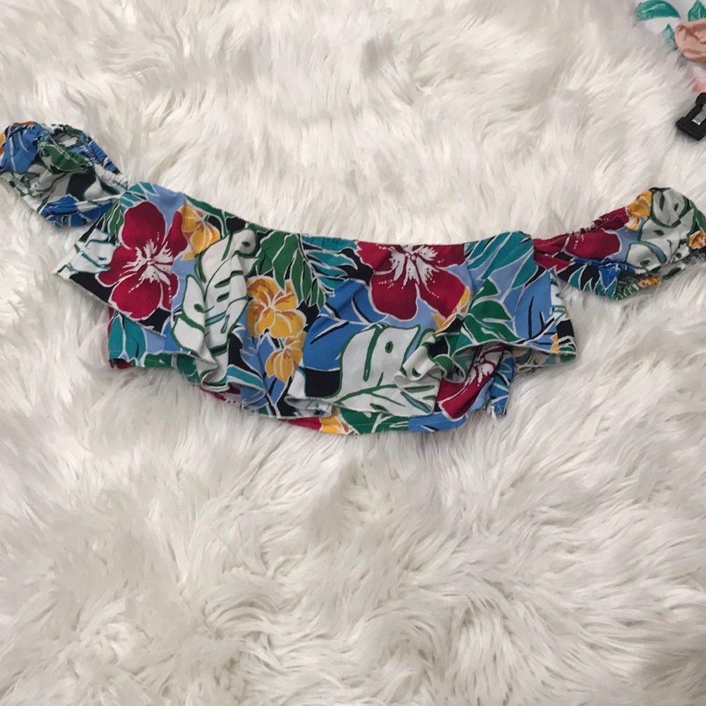 Off the shoulder Hawaiian top - Picture 2 of 4